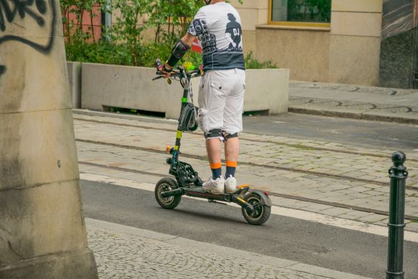 Location trottinette électrique à nice : explorez la riviera à 20€