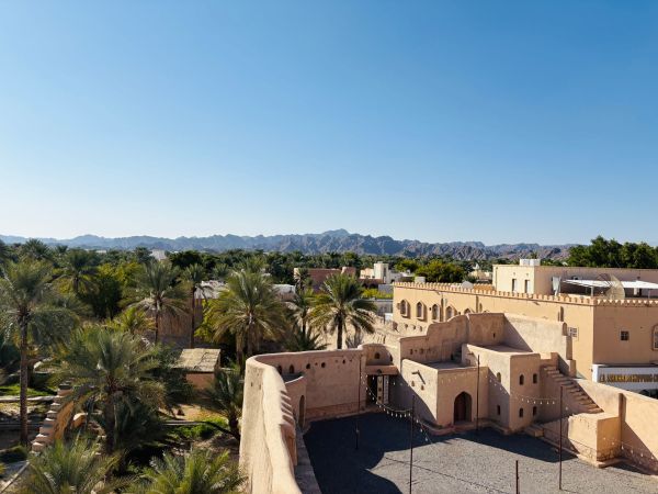 Plongée dans le tourisme dans le désert : oman et ses trésors